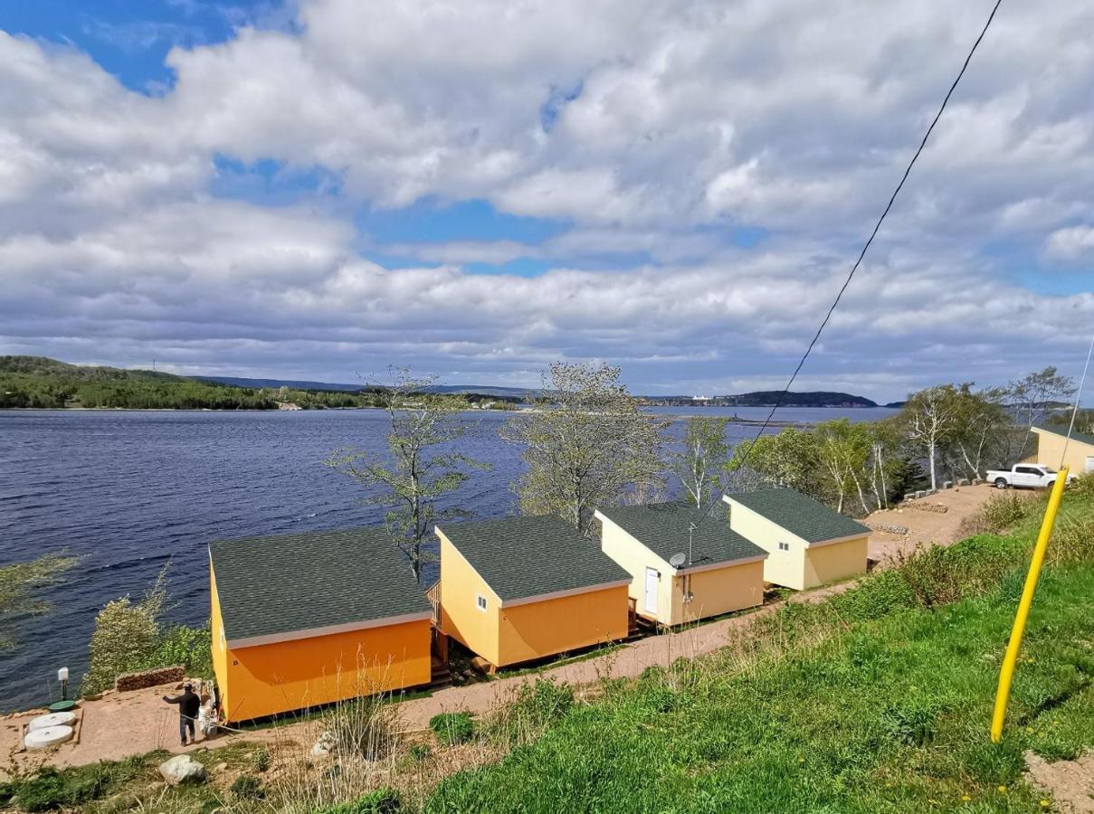 Knotty Pine Cottages, Suites & Motel Rooms Ingonish Luaran gambar