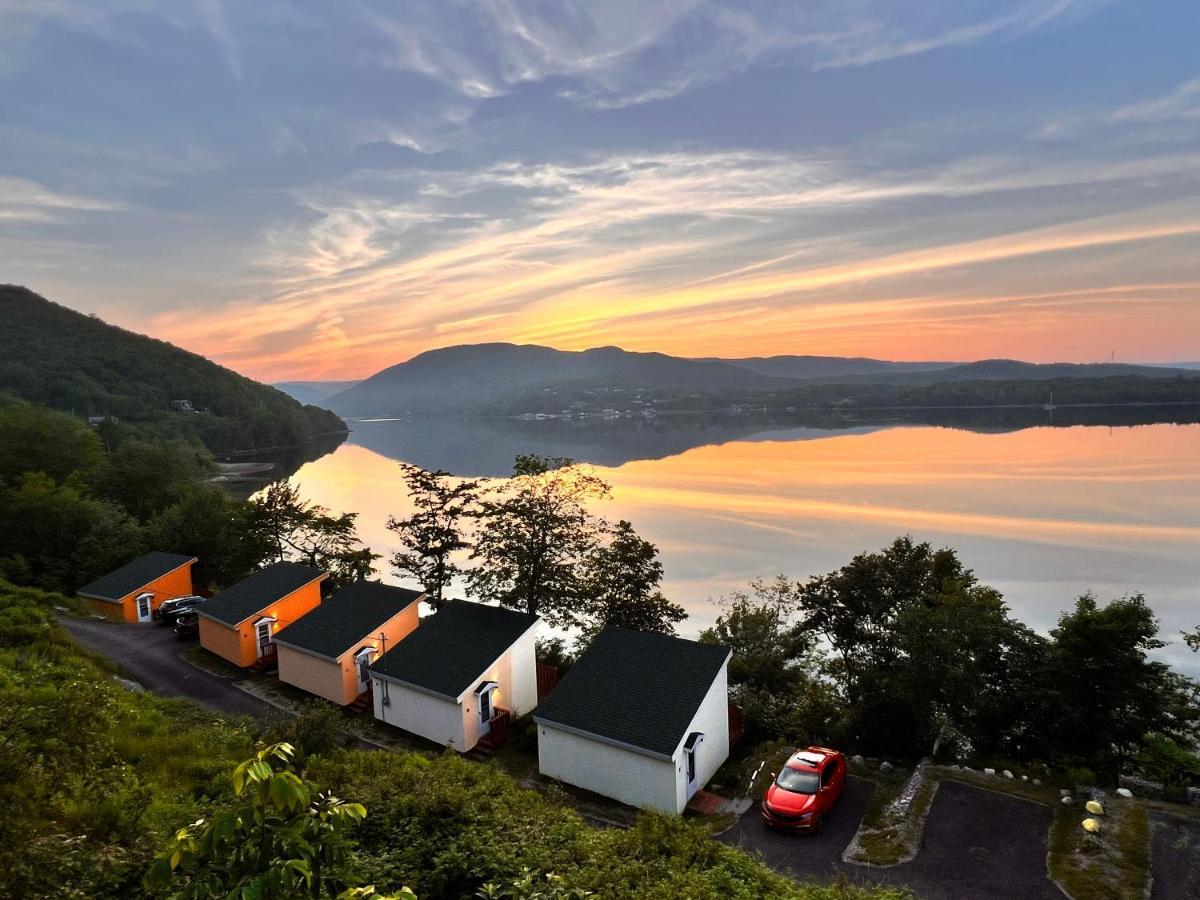 Knotty Pine Cottages, Suites & Motel Rooms Ingonish Luaran gambar