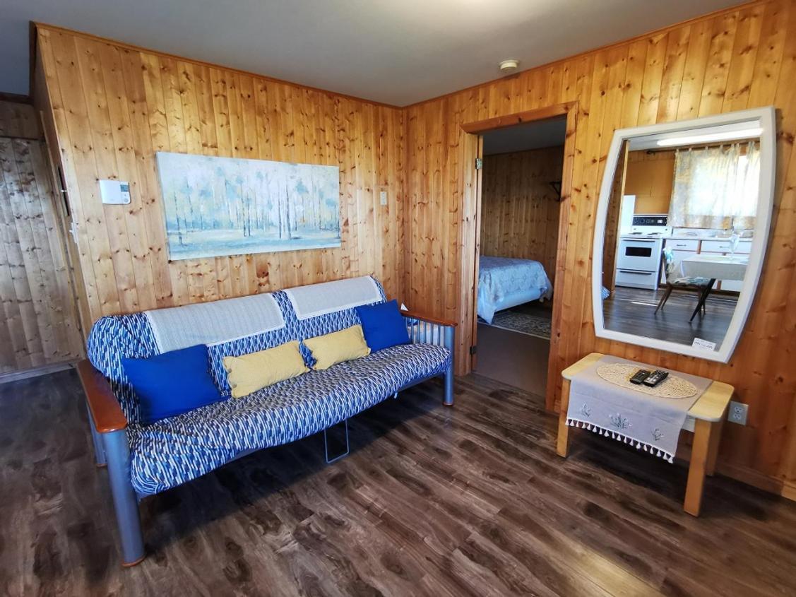 Knotty Pine Cottages, Suites & Motel Rooms Ingonish Luaran gambar