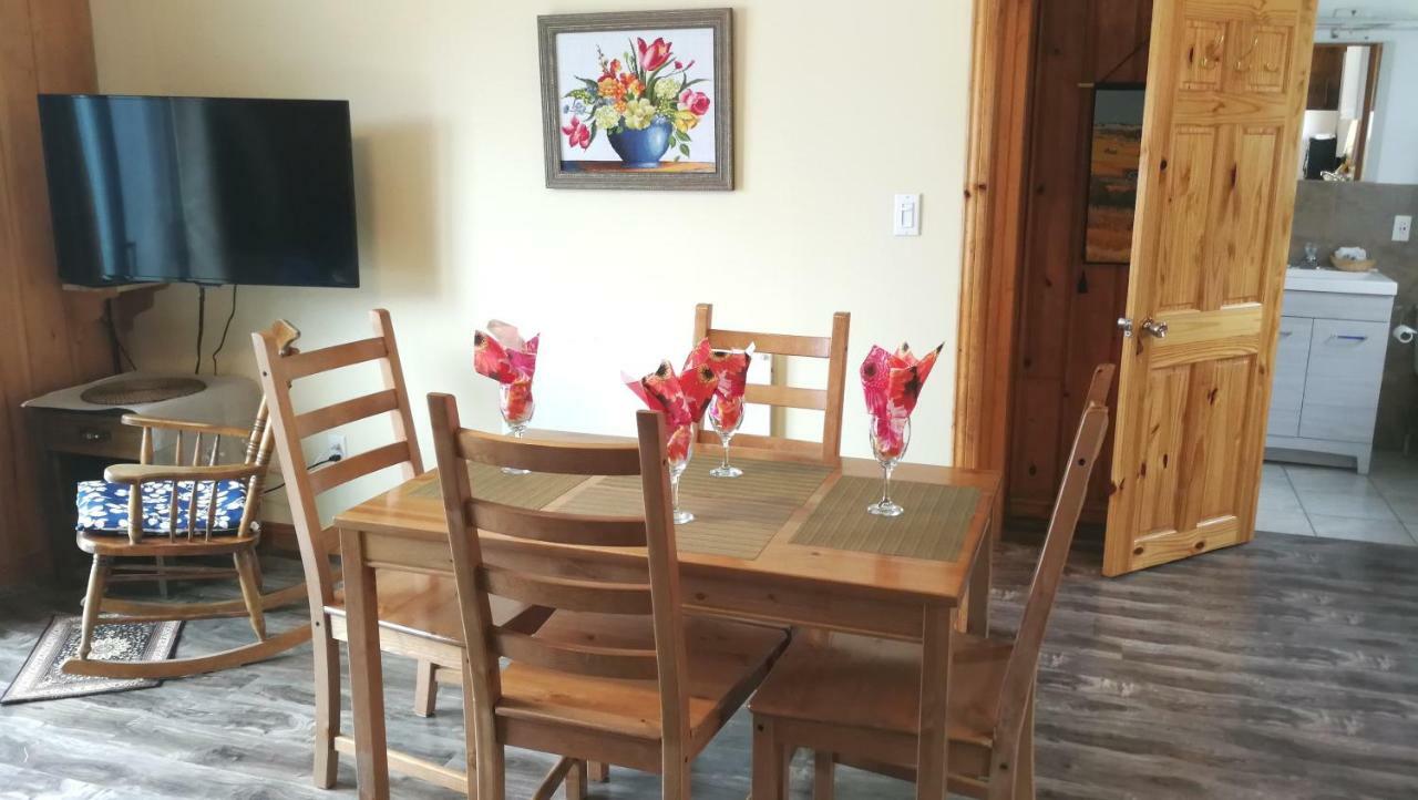 Knotty Pine Cottages, Suites & Motel Rooms Ingonish Luaran gambar