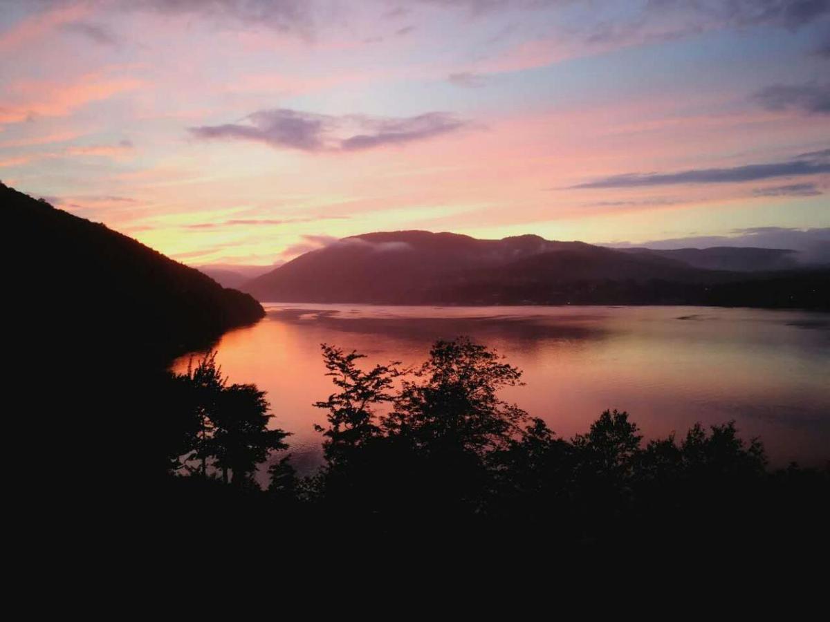 Knotty Pine Cottages, Suites & Motel Rooms Ingonish Luaran gambar