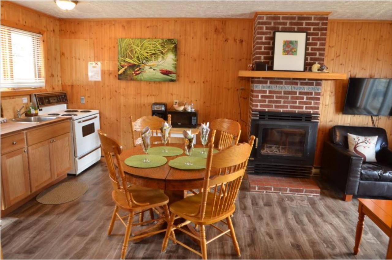 Knotty Pine Cottages, Suites & Motel Rooms Ingonish Luaran gambar