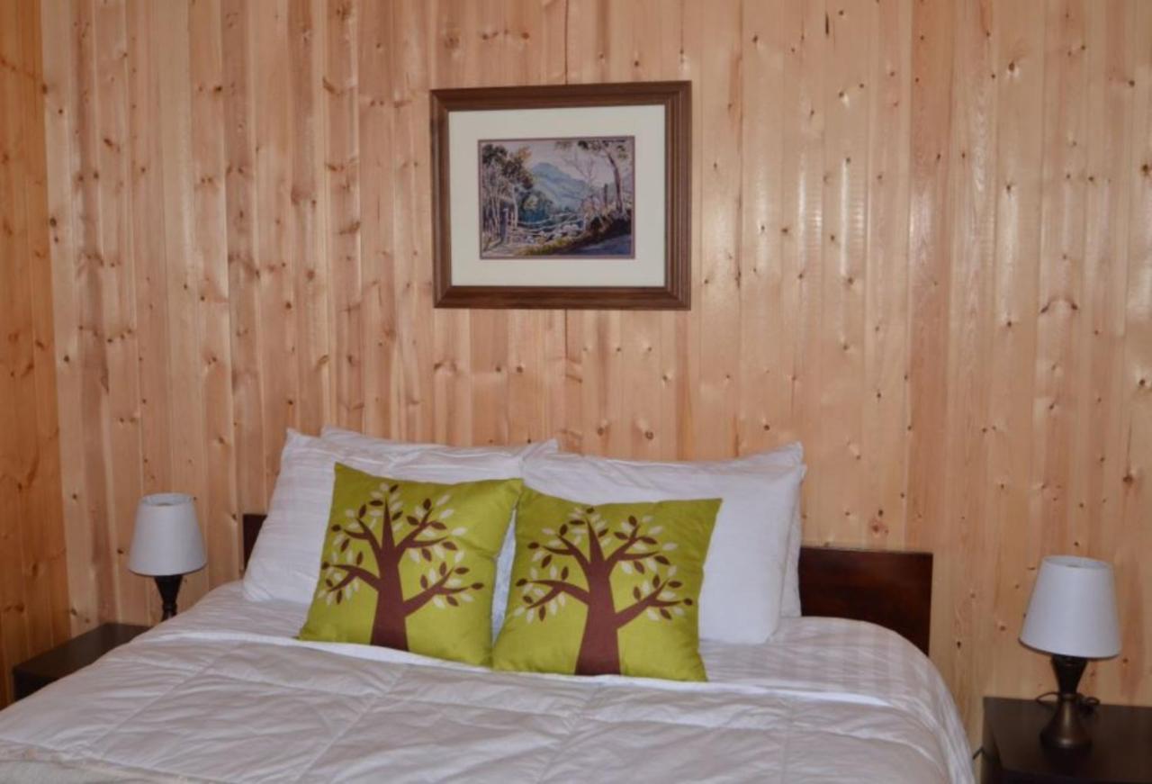 Knotty Pine Cottages, Suites & Motel Rooms Ingonish Luaran gambar