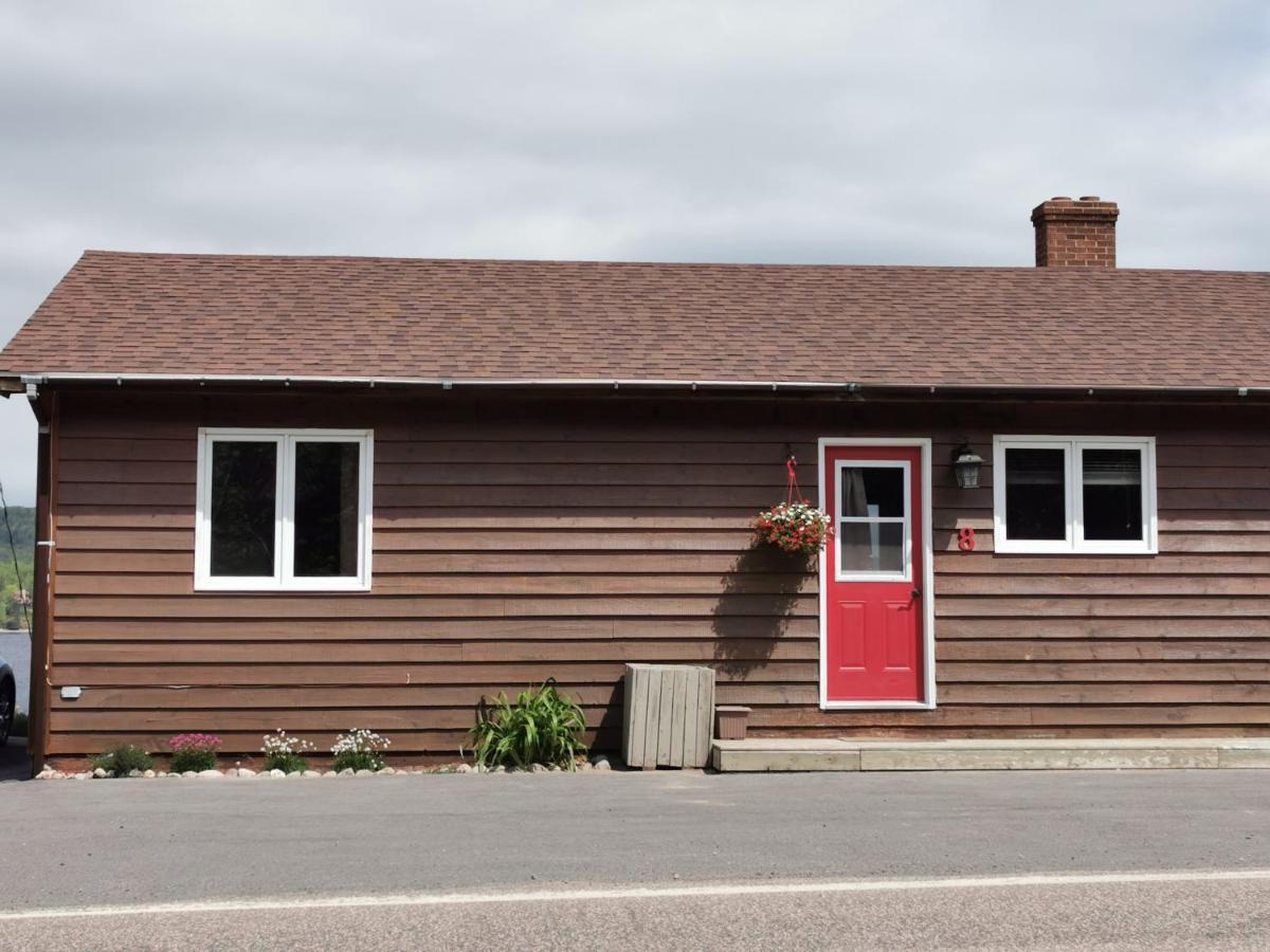 Knotty Pine Cottages, Suites & Motel Rooms Ingonish Luaran gambar