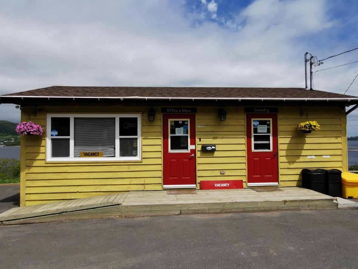 Knotty Pine Cottages, Suites & Motel Rooms Ingonish Luaran gambar