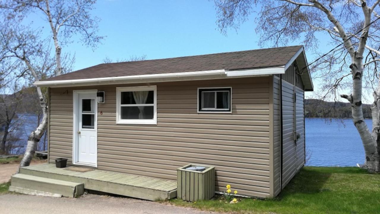 Knotty Pine Cottages, Suites & Motel Rooms Ingonish Luaran gambar