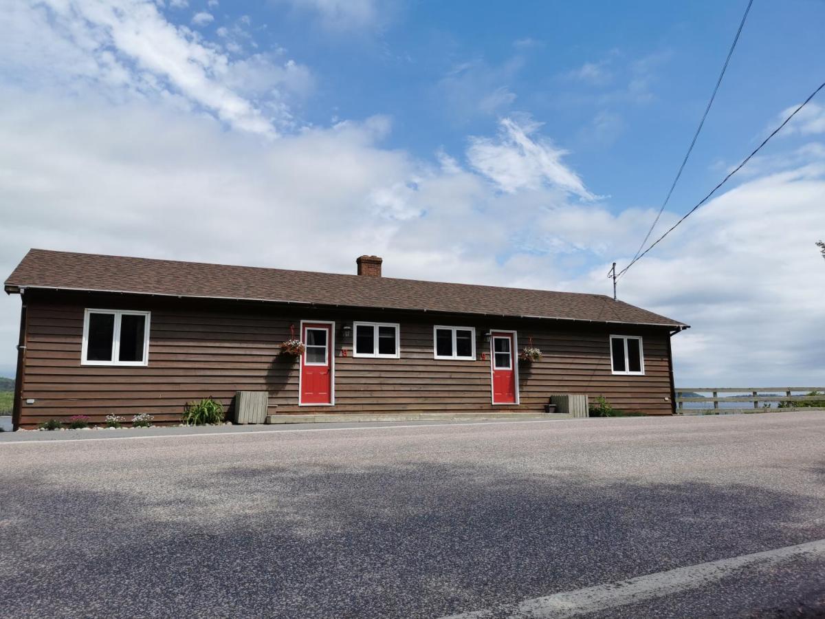 Knotty Pine Cottages, Suites & Motel Rooms Ingonish Luaran gambar
