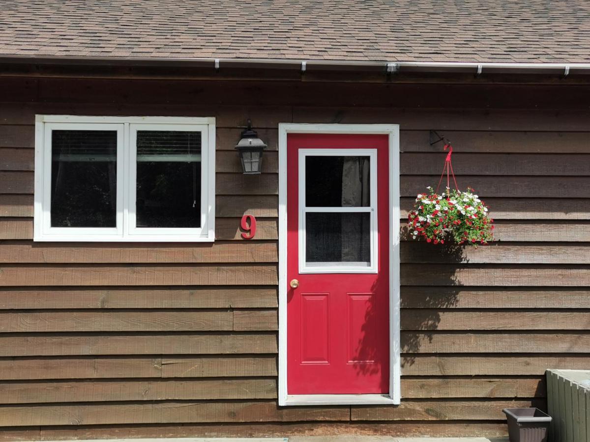 Knotty Pine Cottages, Suites & Motel Rooms Ingonish Luaran gambar